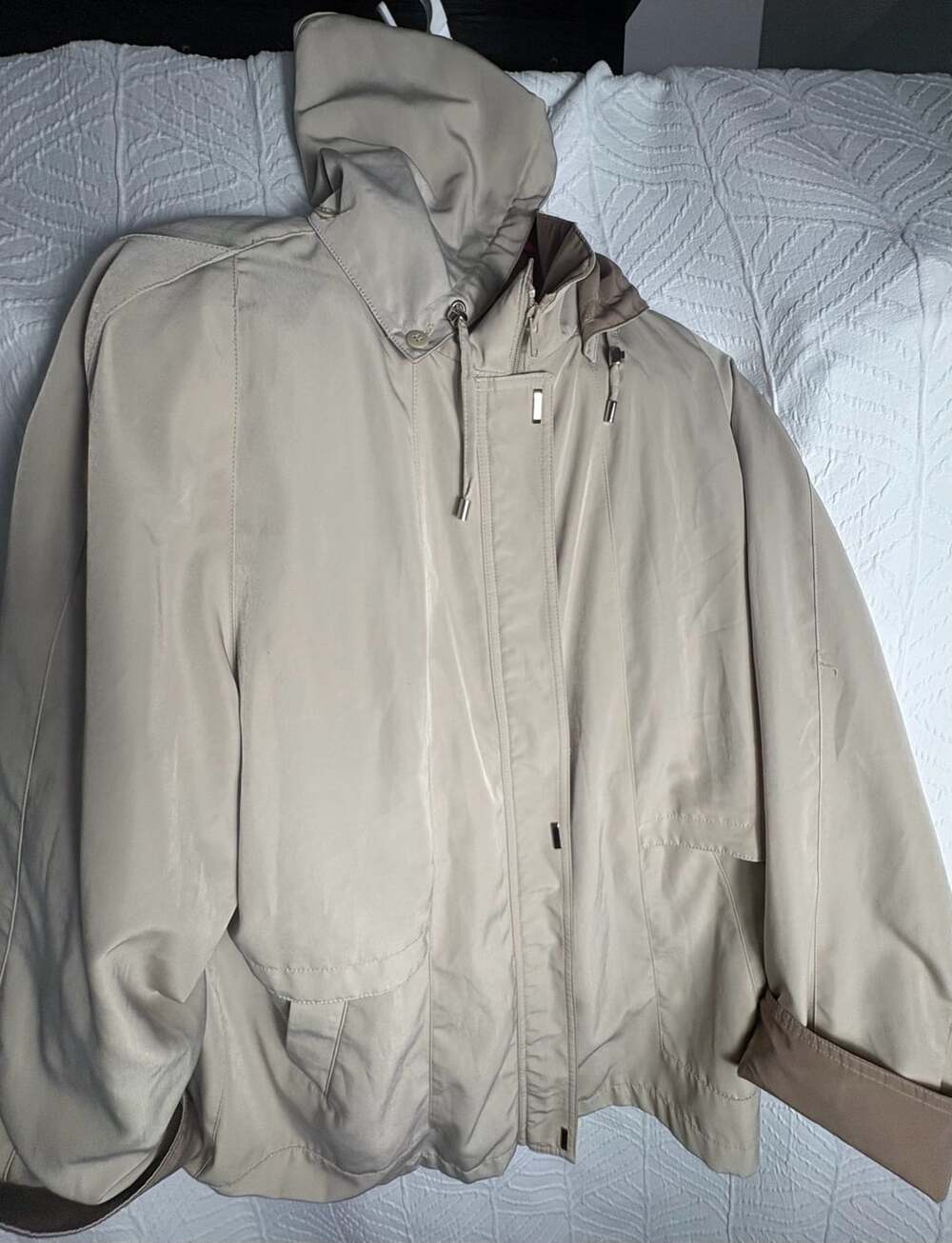 Gallery Beige Hooded Windbreaker Rain Jacket Size Large